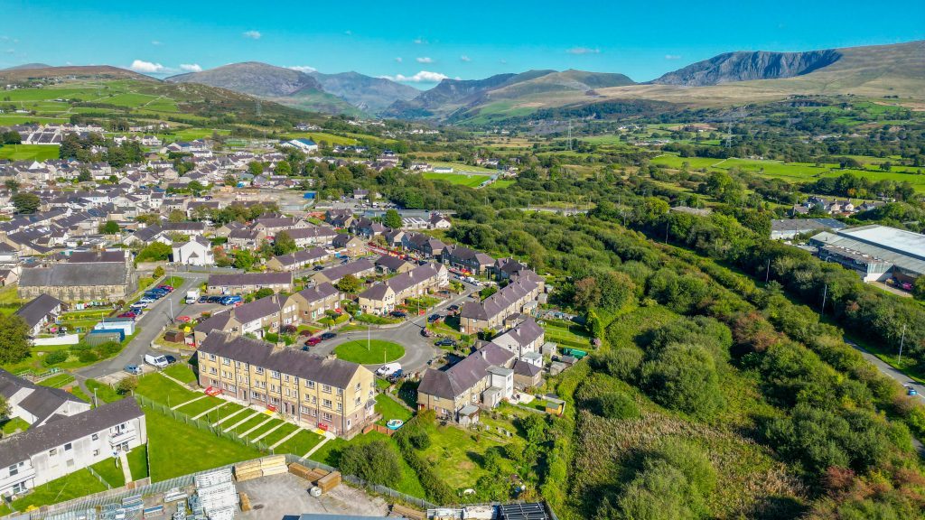 Picture of Dyffryn Nantlle with Penygroes in the forefront.